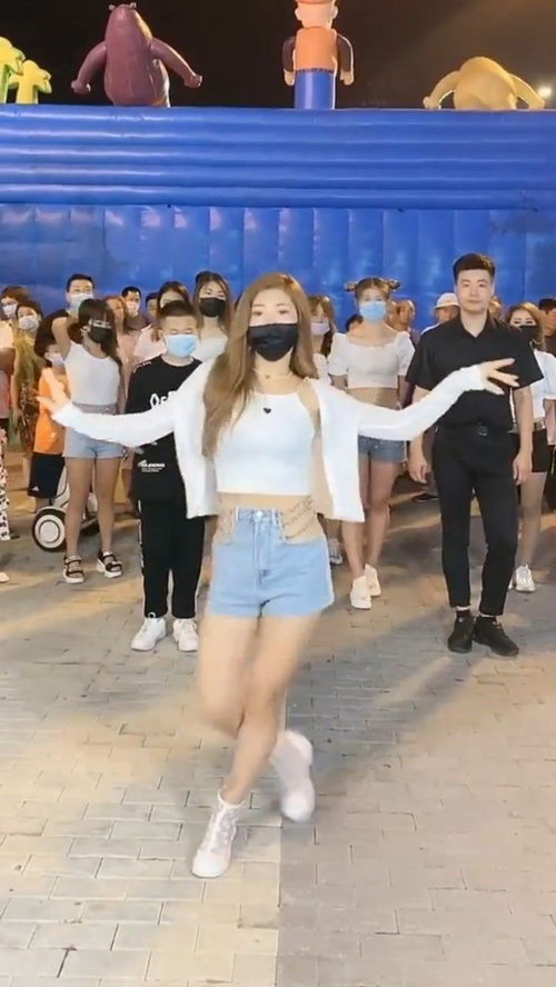 全民健身舞动奇迹 三人舞蹈串烧 你莫走 超级好看 你喜欢哪个舞者