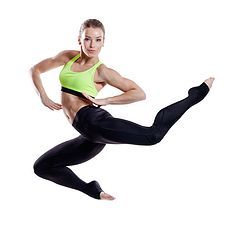 舞蹈健身 以舞为媒,塑形强体